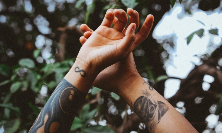 ¿Qué es el Handpoke tattoo?